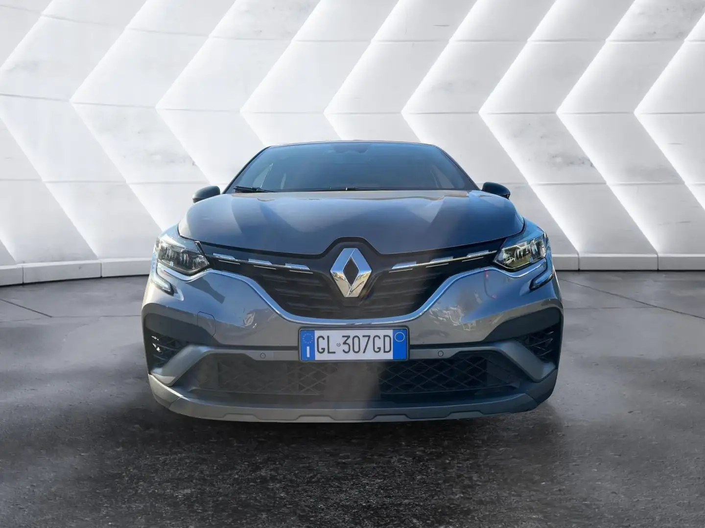 Renault Captur Hybrid E-Tech 145 CV RS Line Grijs - 2