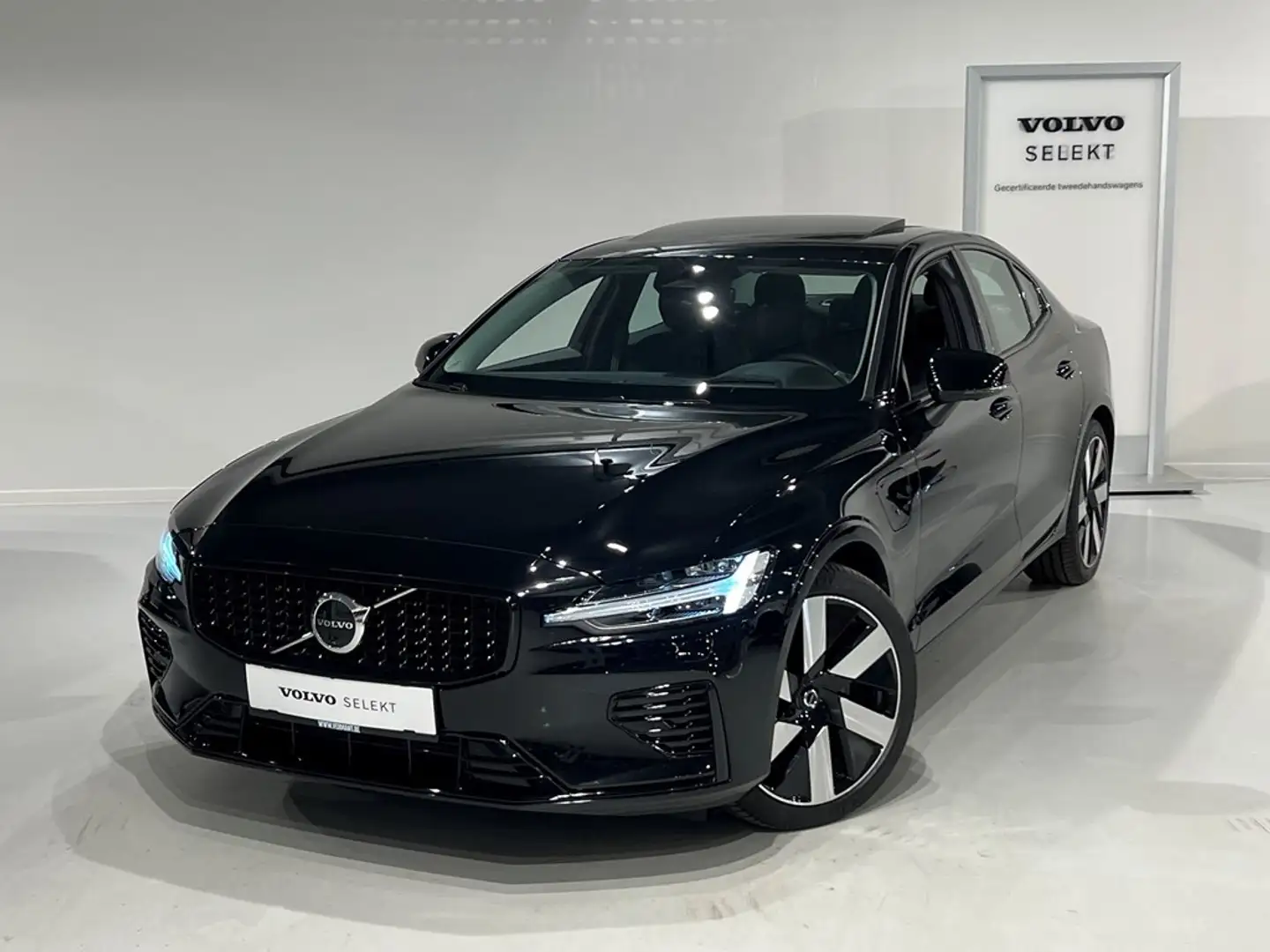 Volvo S60 T8 Recharge Ultimate Dark Long Range Zwart - 1