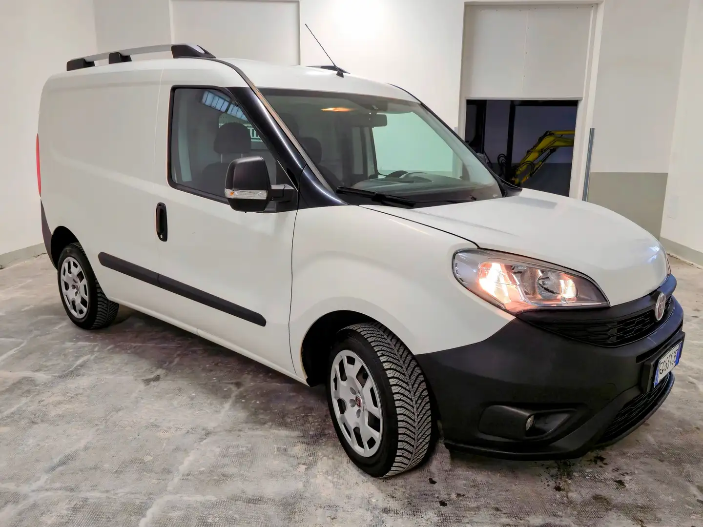 Fiat Doblo T-jet Natural Power Cargo Maxi Blanco - 2