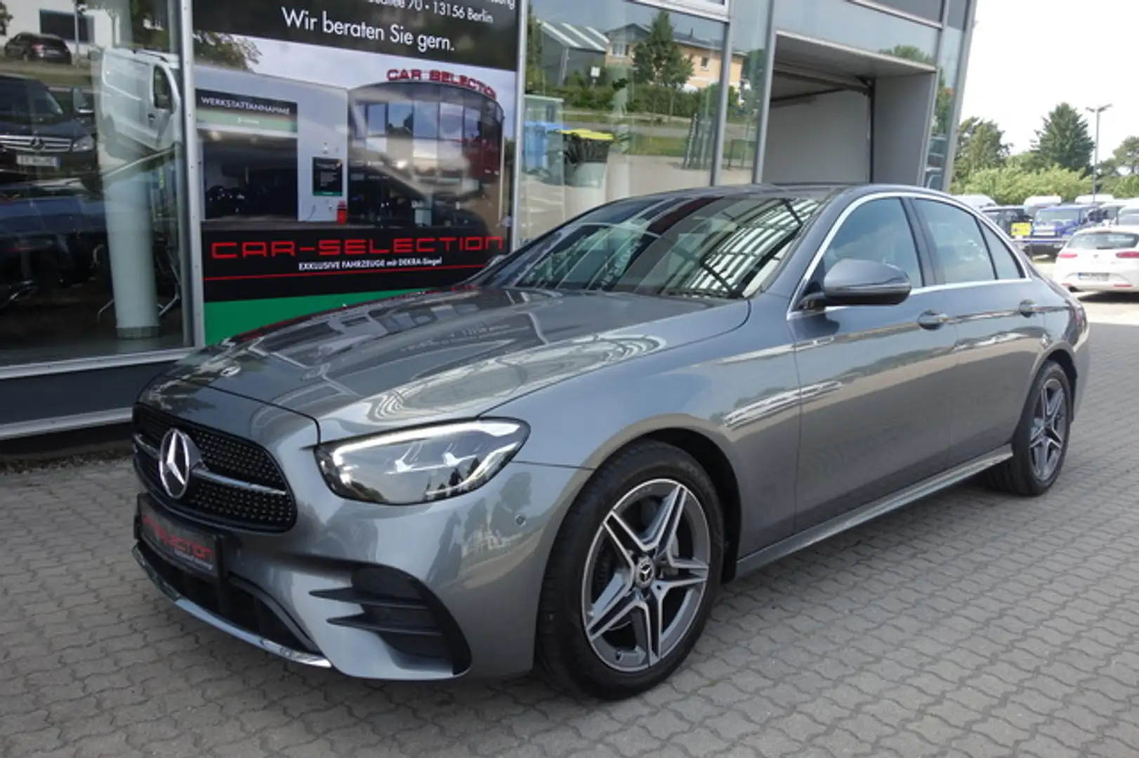 Mercedes-Benz E 200 AMG LINE LIMOUSINE MBUX/LED/18AMG/KAM/NAVI Grau - 1