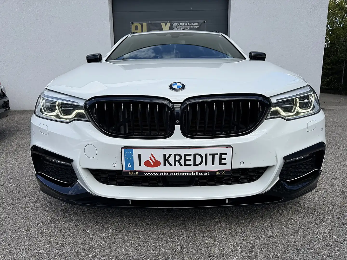 BMW 520 d xDrive Touring Aut. - *M-Paket*HUD*Servicegep... Weiß - 2