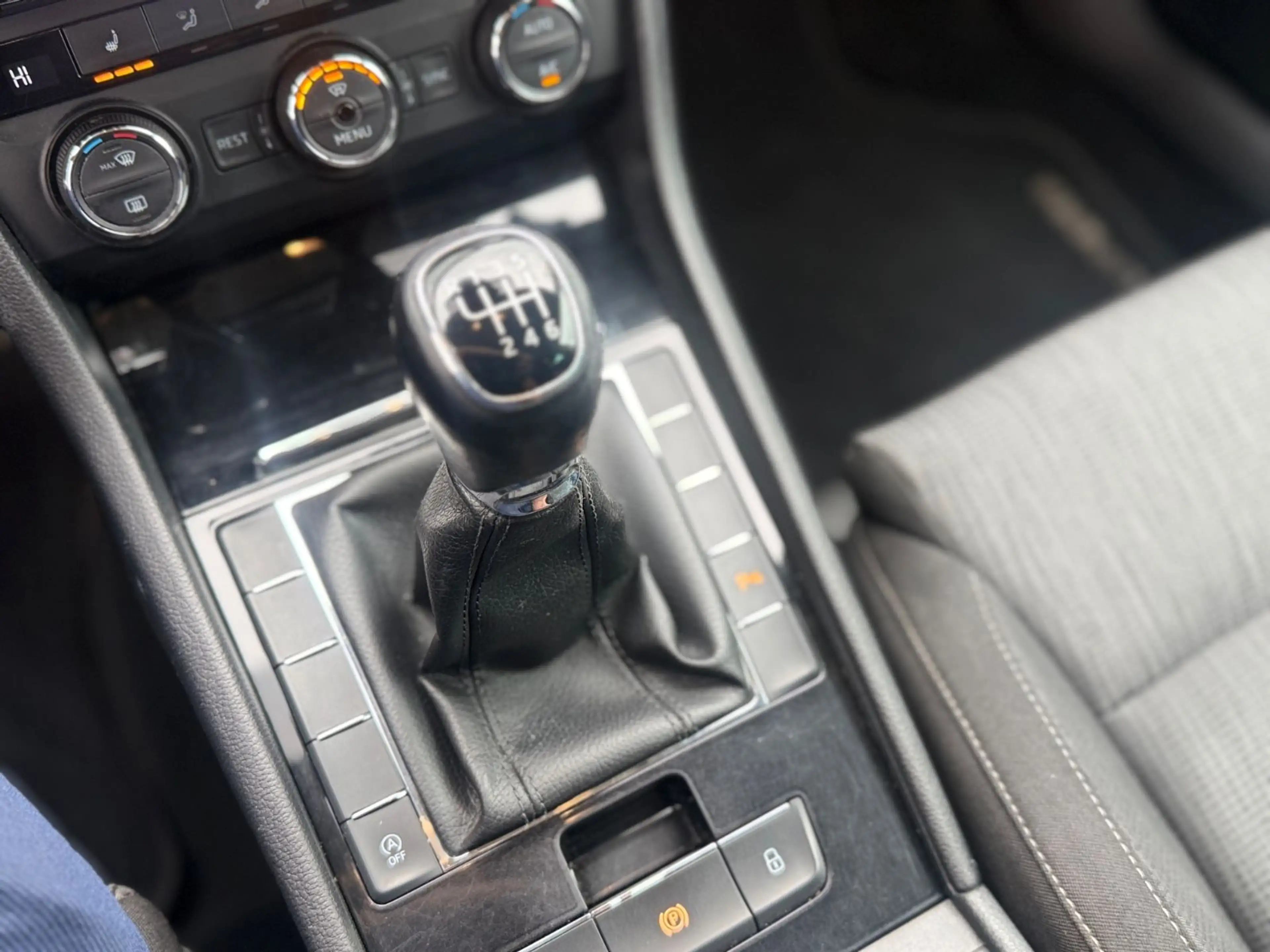Skoda Superb Combi Ambition I Navi I EU6 — photo 15
