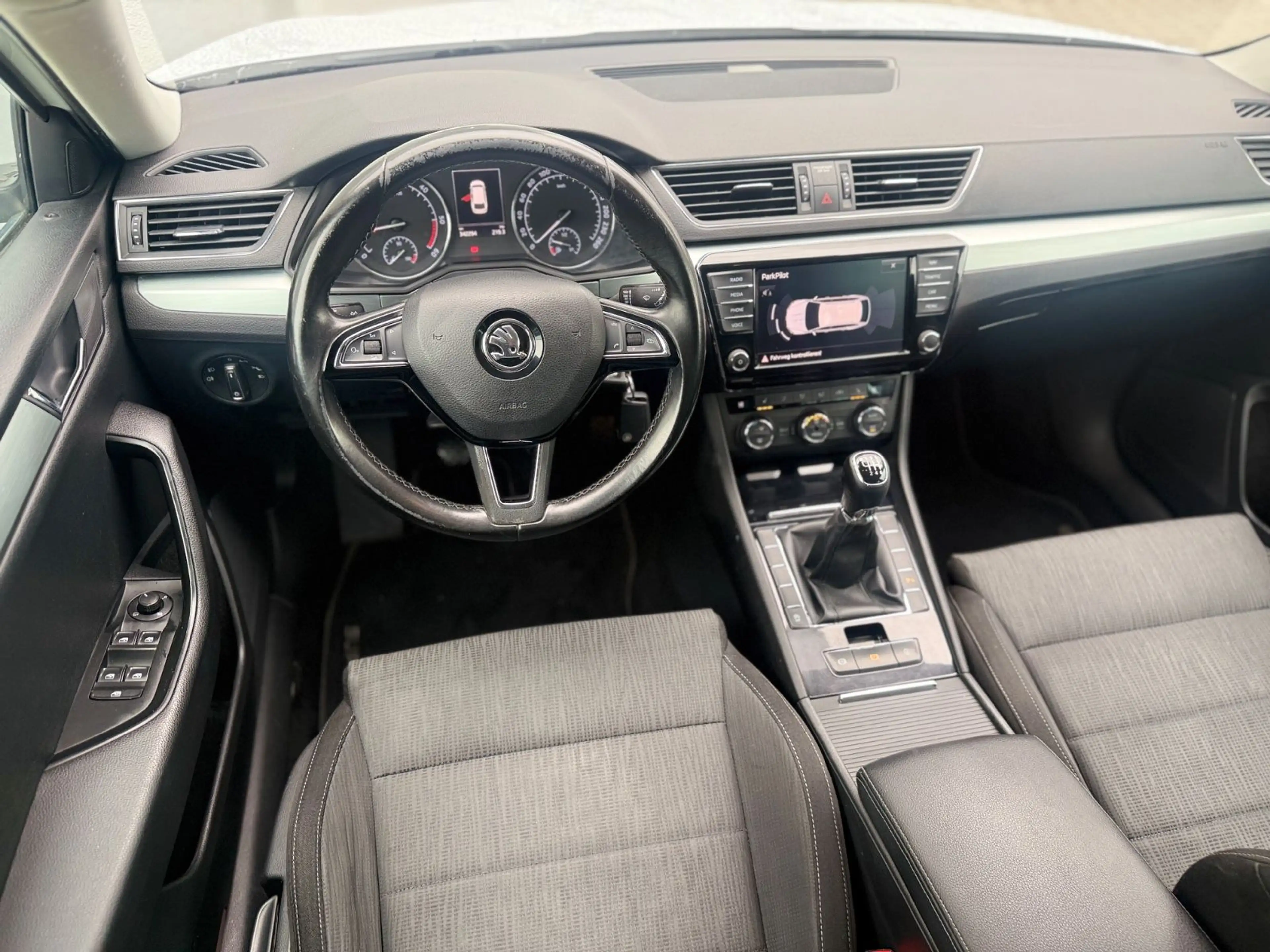 Skoda Superb Combi Ambition I Navi I EU6 — photo 10