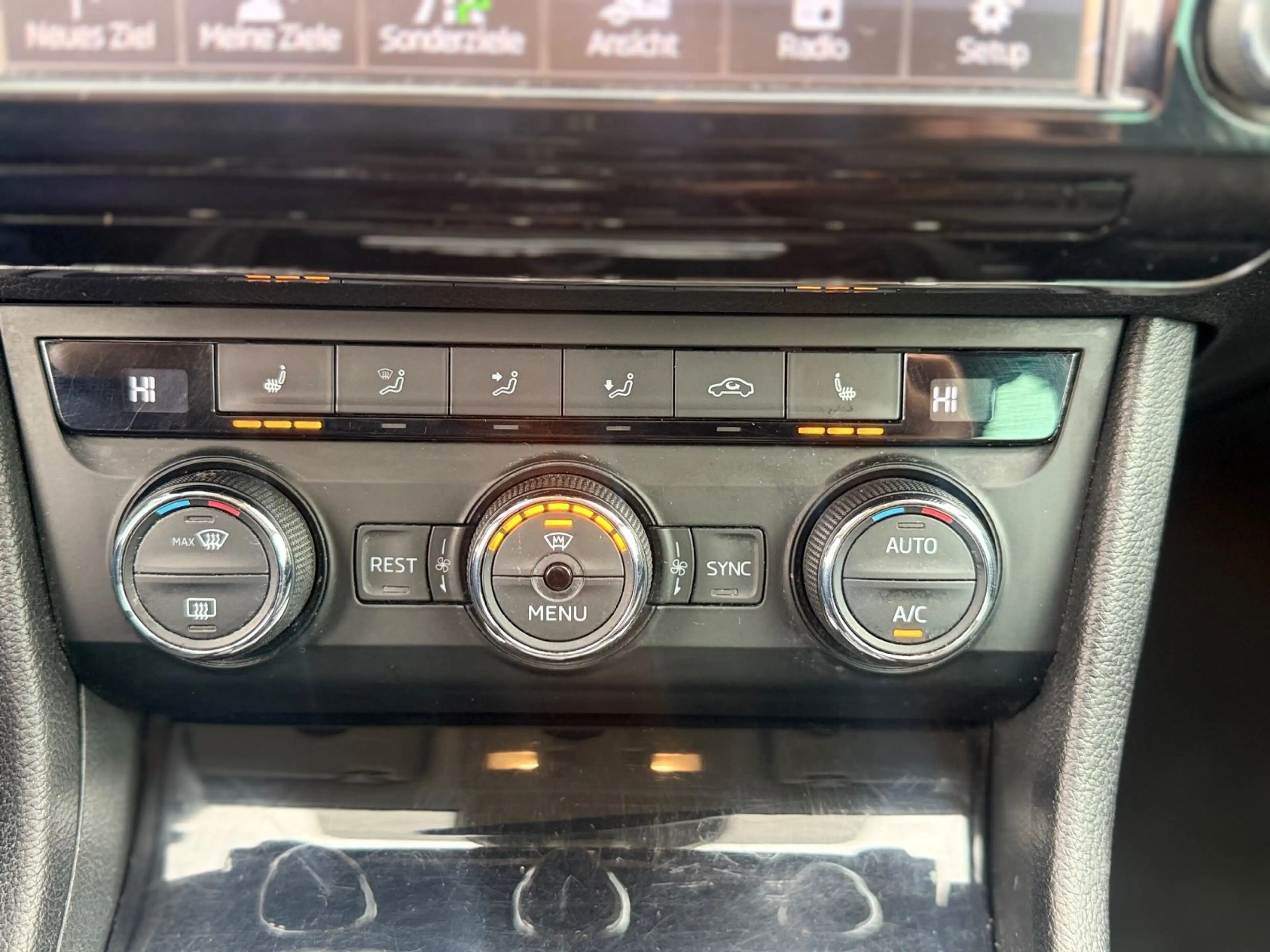 Skoda Superb Combi Ambition I Navi I EU6 — photo 14