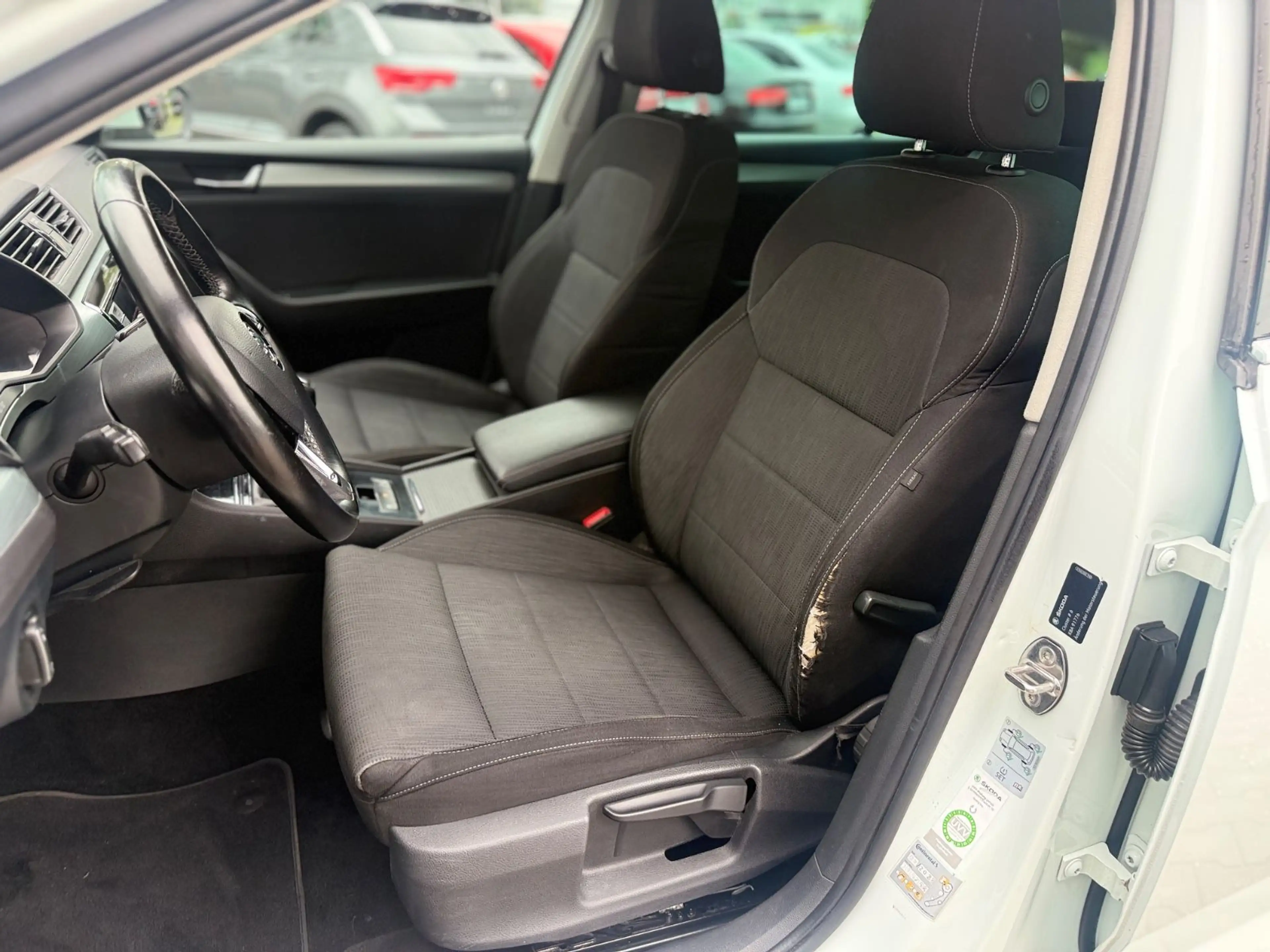 Skoda Superb Combi Ambition I Navi I EU6 — photo 9