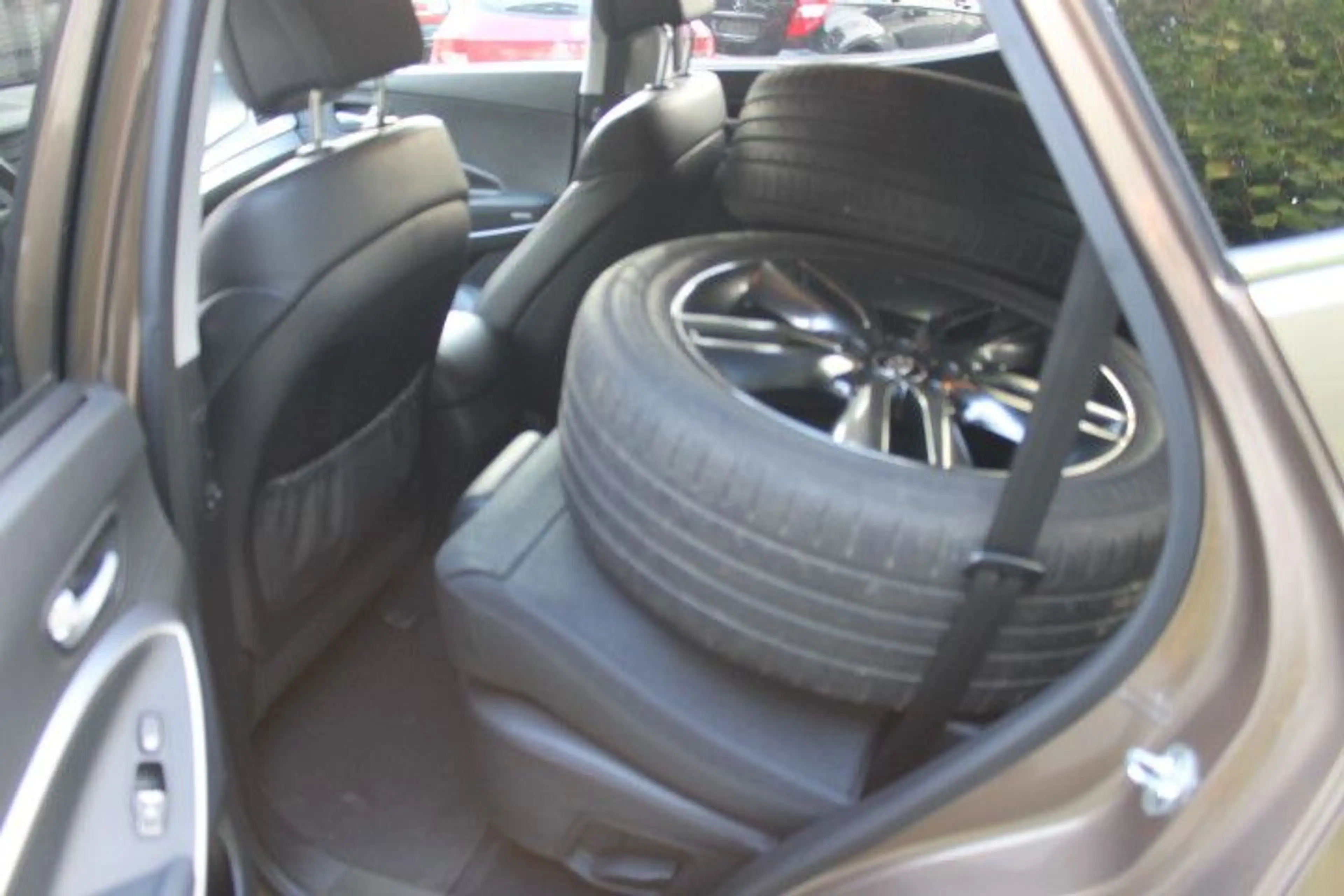 Hyundai SANTA FE Premium 4WD — photo 7