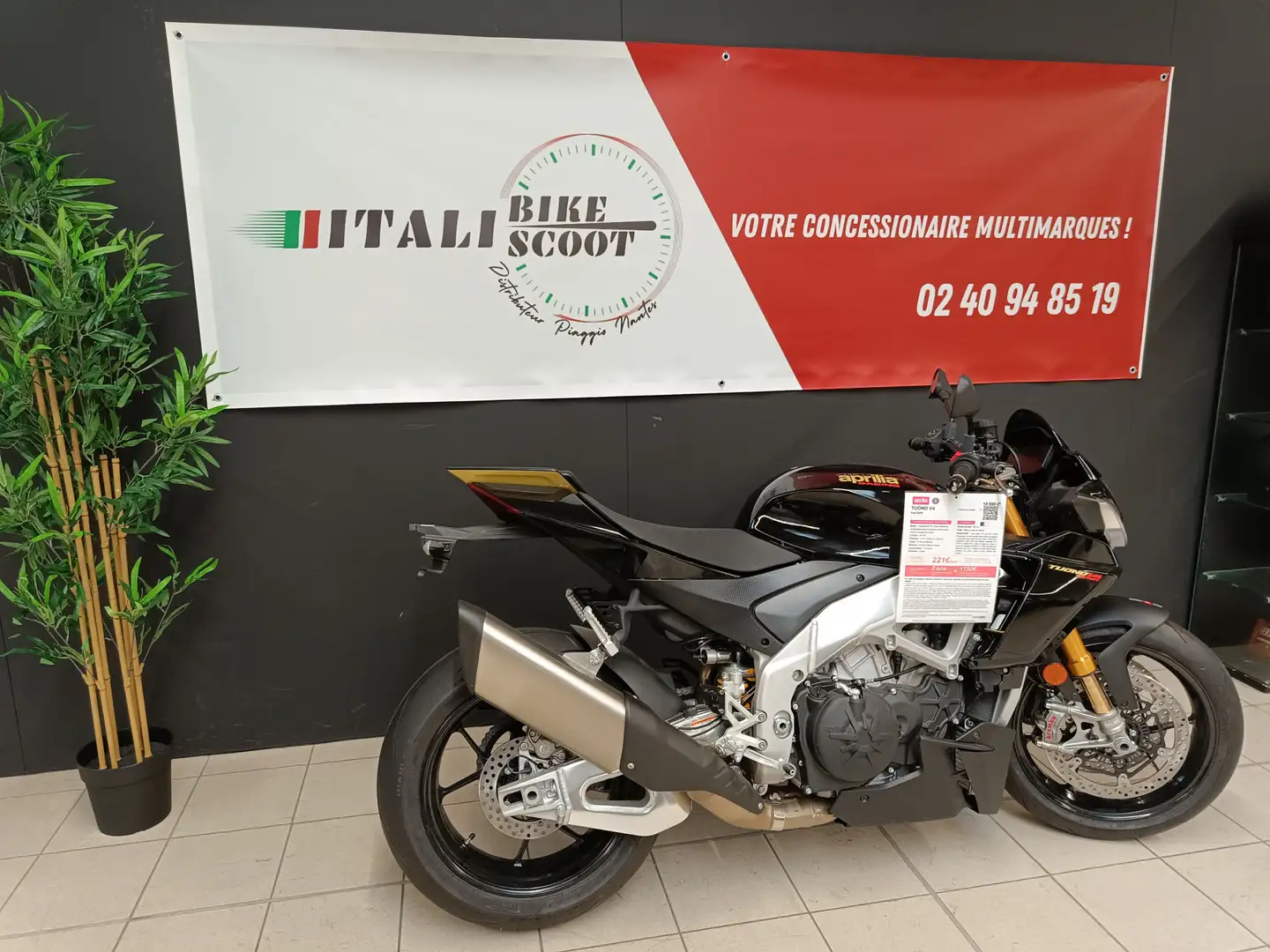 Aprilia Tuono Noir - 2