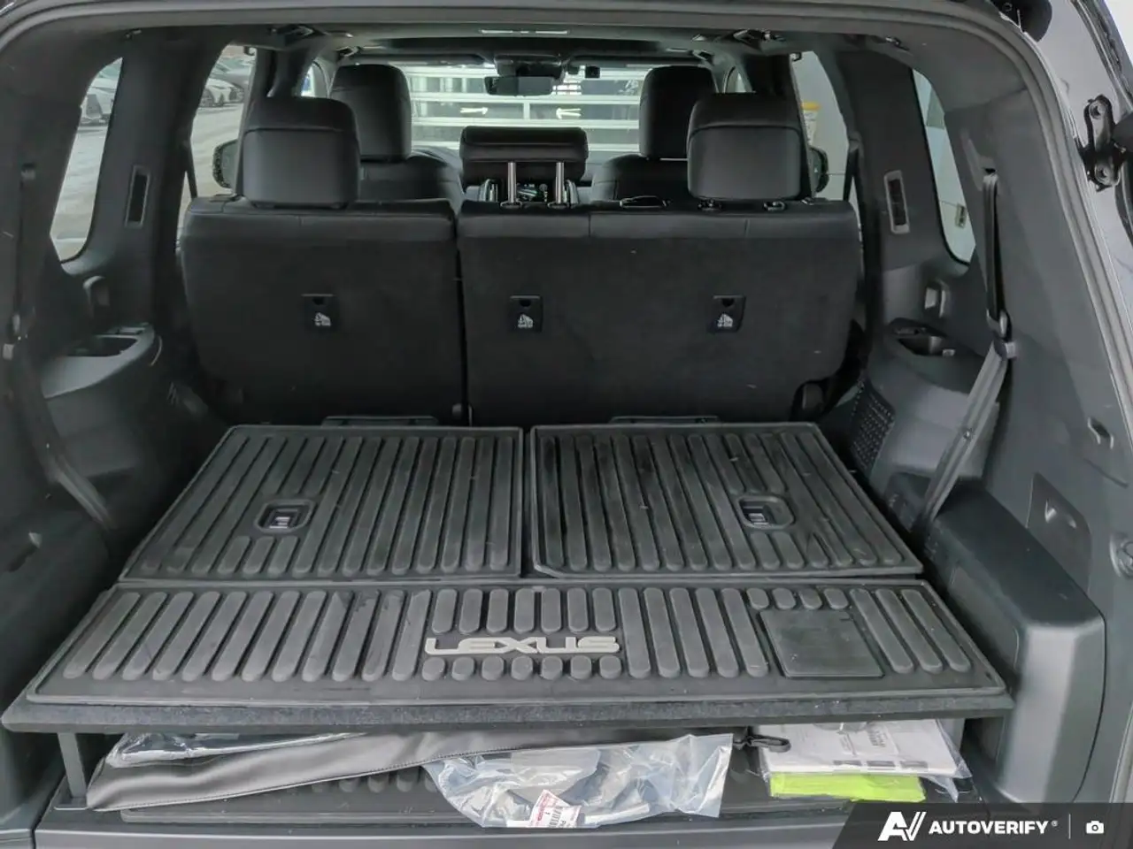 Lexus LX снимка Lexus LX