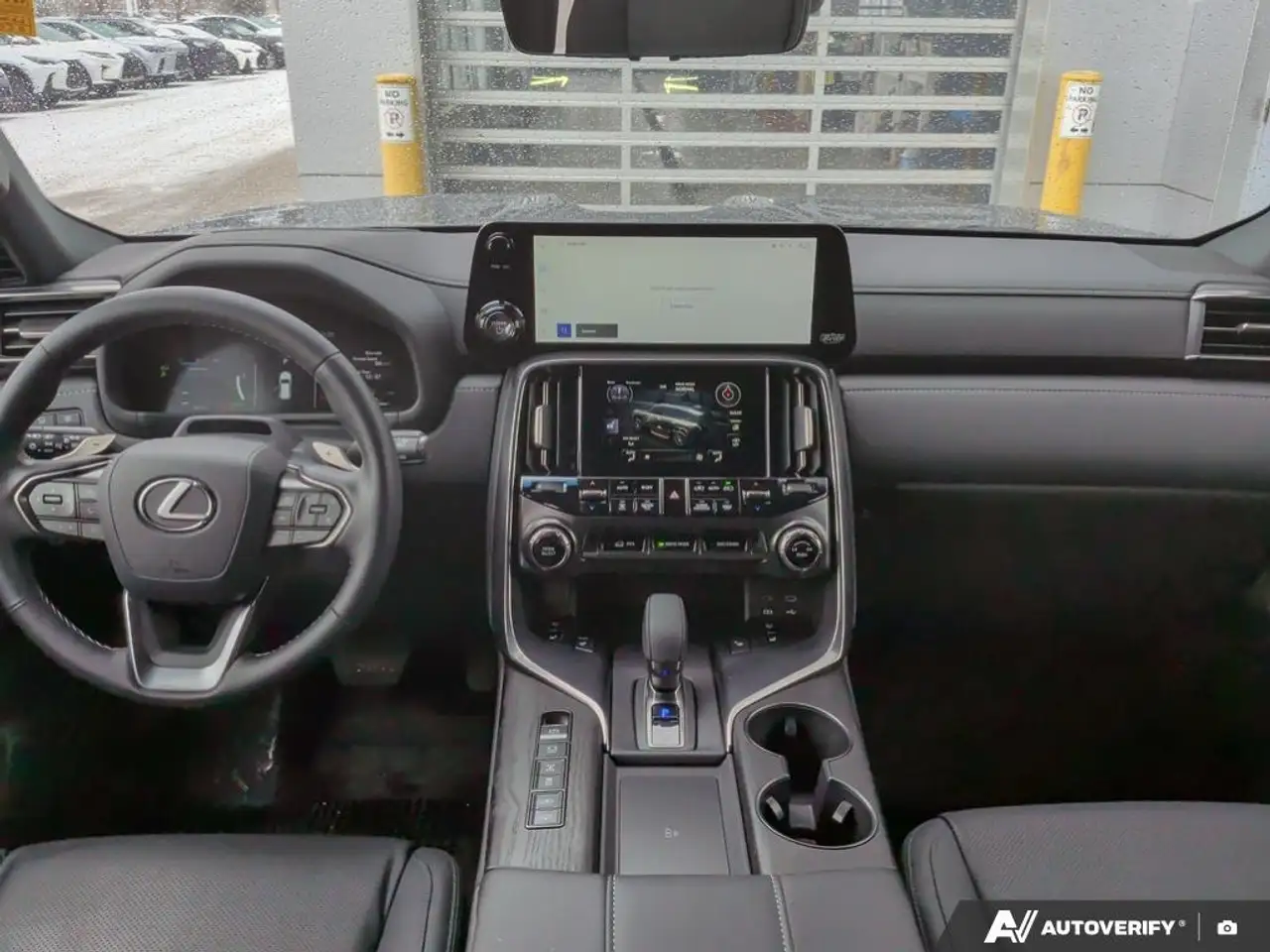 Lexus LX снимка Lexus LX