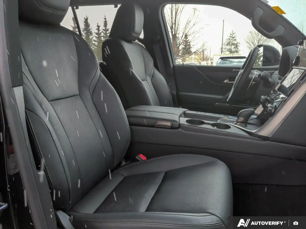 Lexus LX снимка Lexus LX
