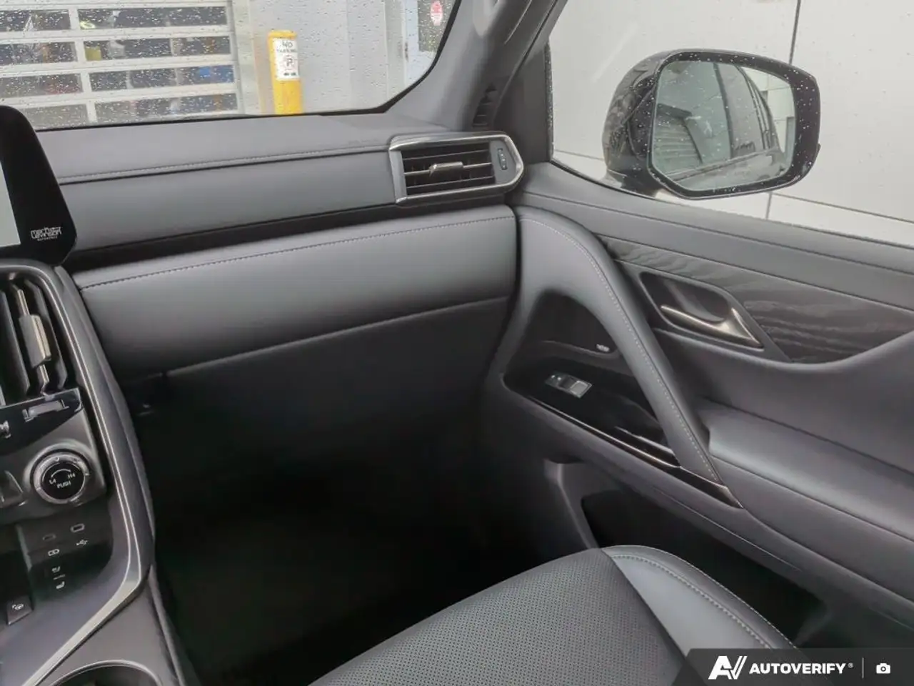Lexus LX снимка Lexus LX