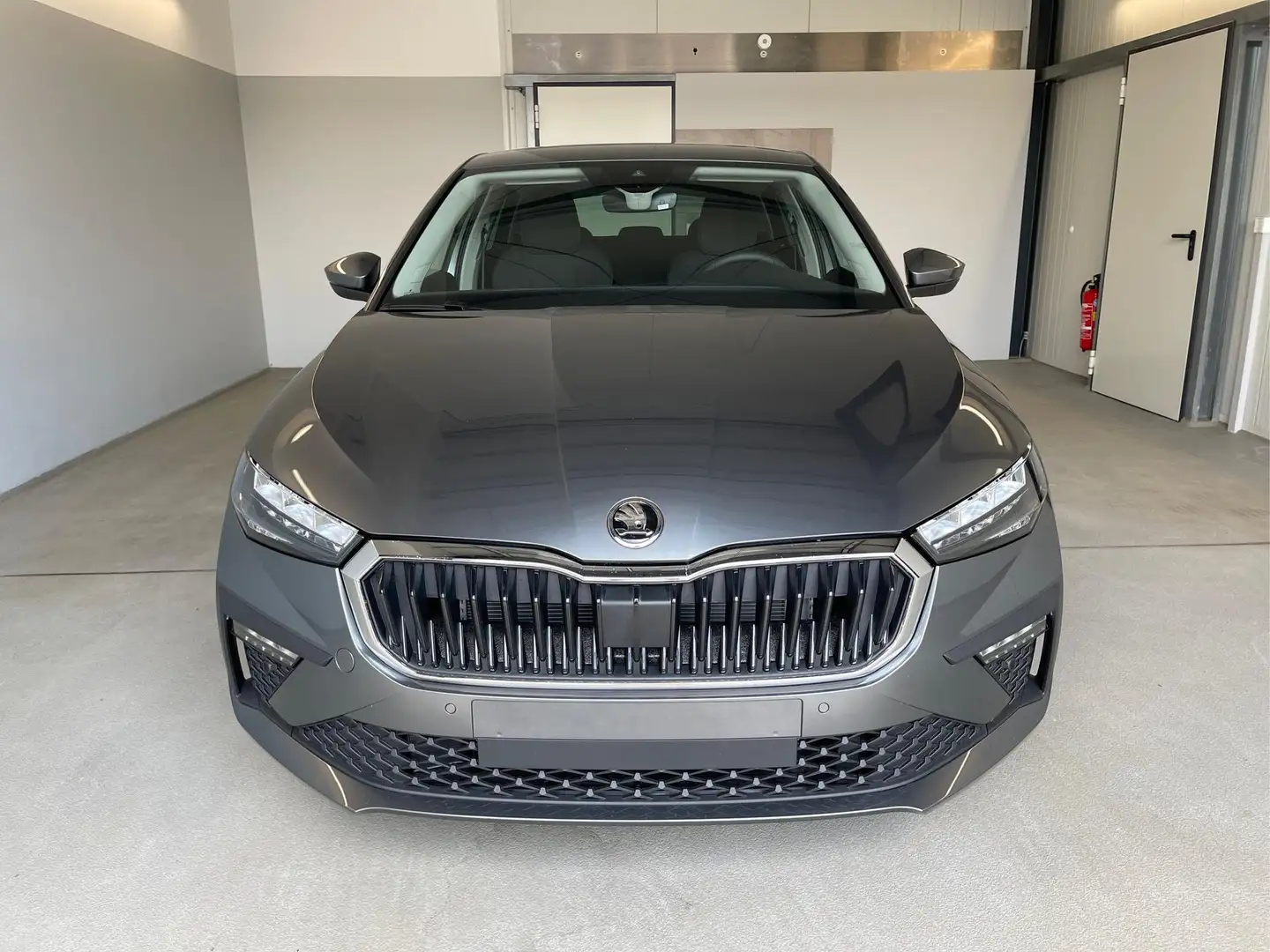 Skoda Scala Facelift Selection 115PS DSG Kessy+Kamera 1.0 T... Grau - 2