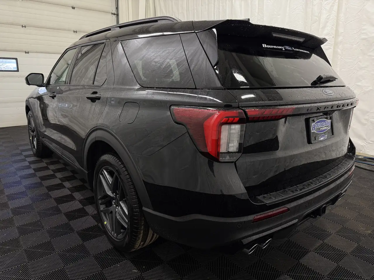 Ford Explorer снимка Ford Explorer