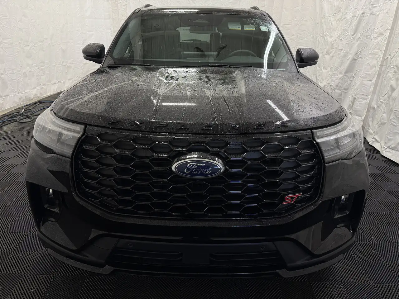 Ford Explorer снимка Ford Explorer