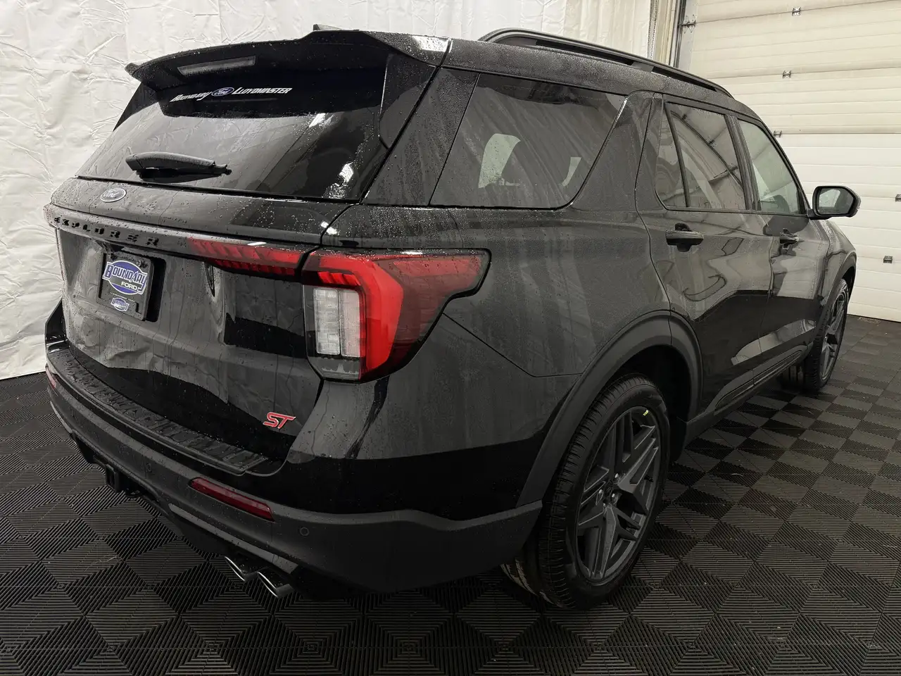 Ford Explorer снимка Ford Explorer