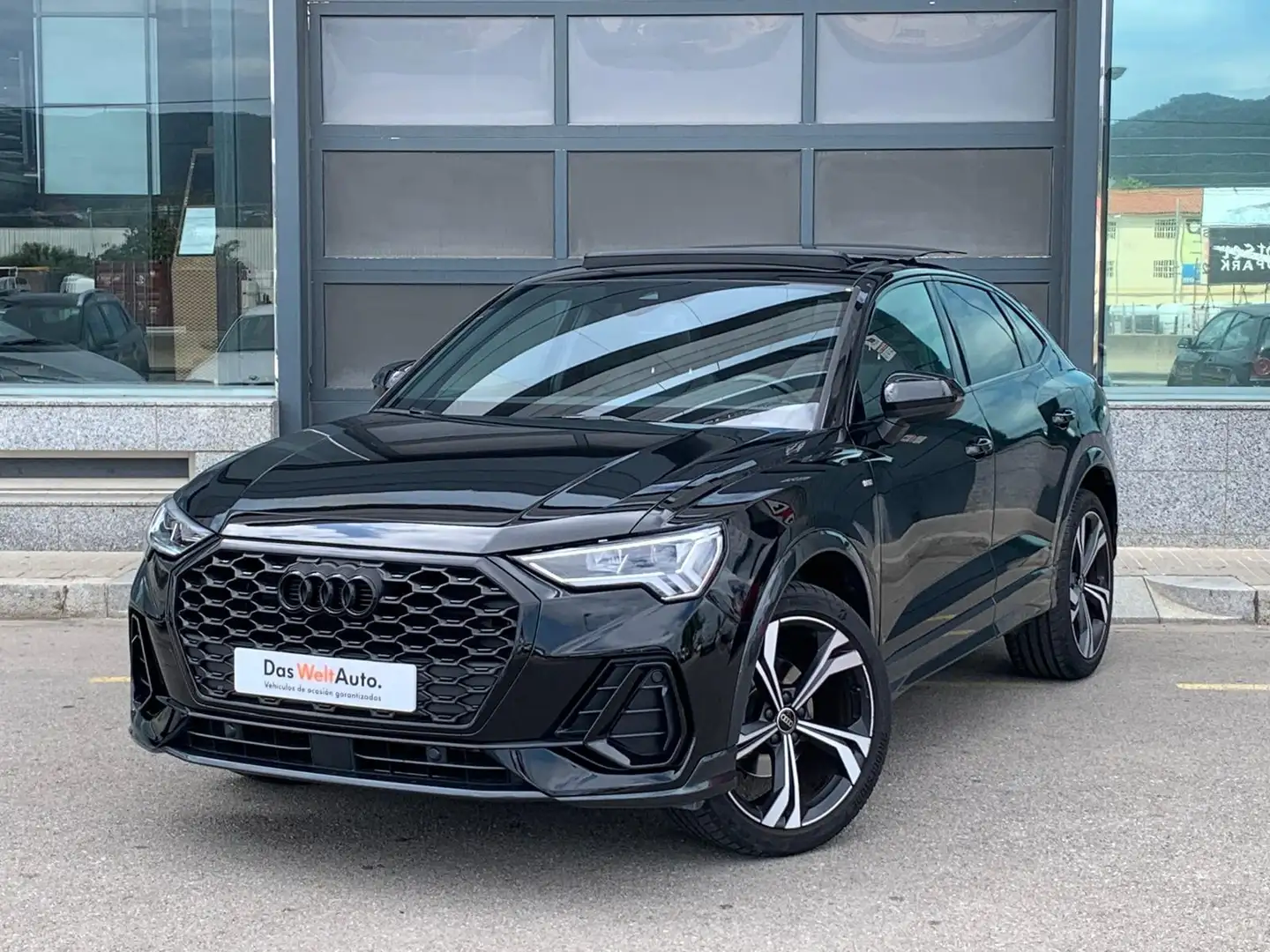 Audi Q3 Sportback 35 TDI Black line S tronic Negro - 2