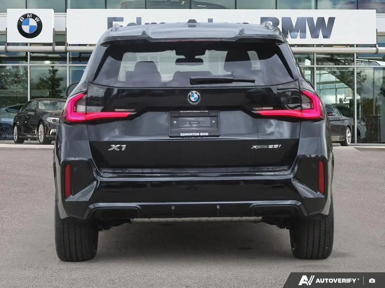 BMW X1 снимка BMW X1