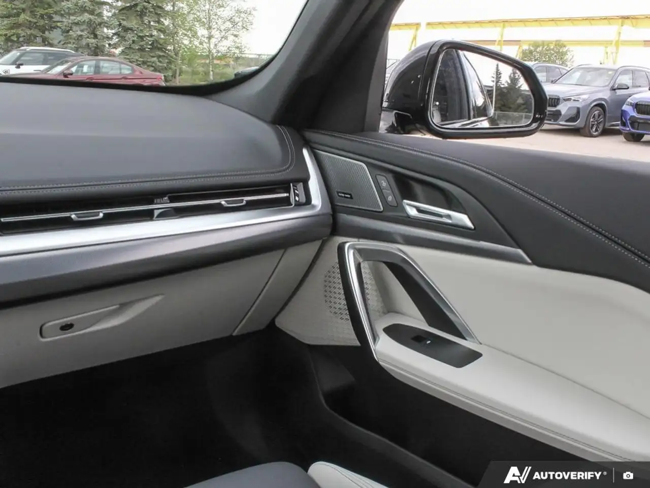 BMW X1 снимка BMW X1