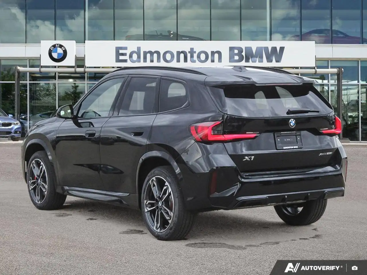 BMW X1 снимка BMW X1