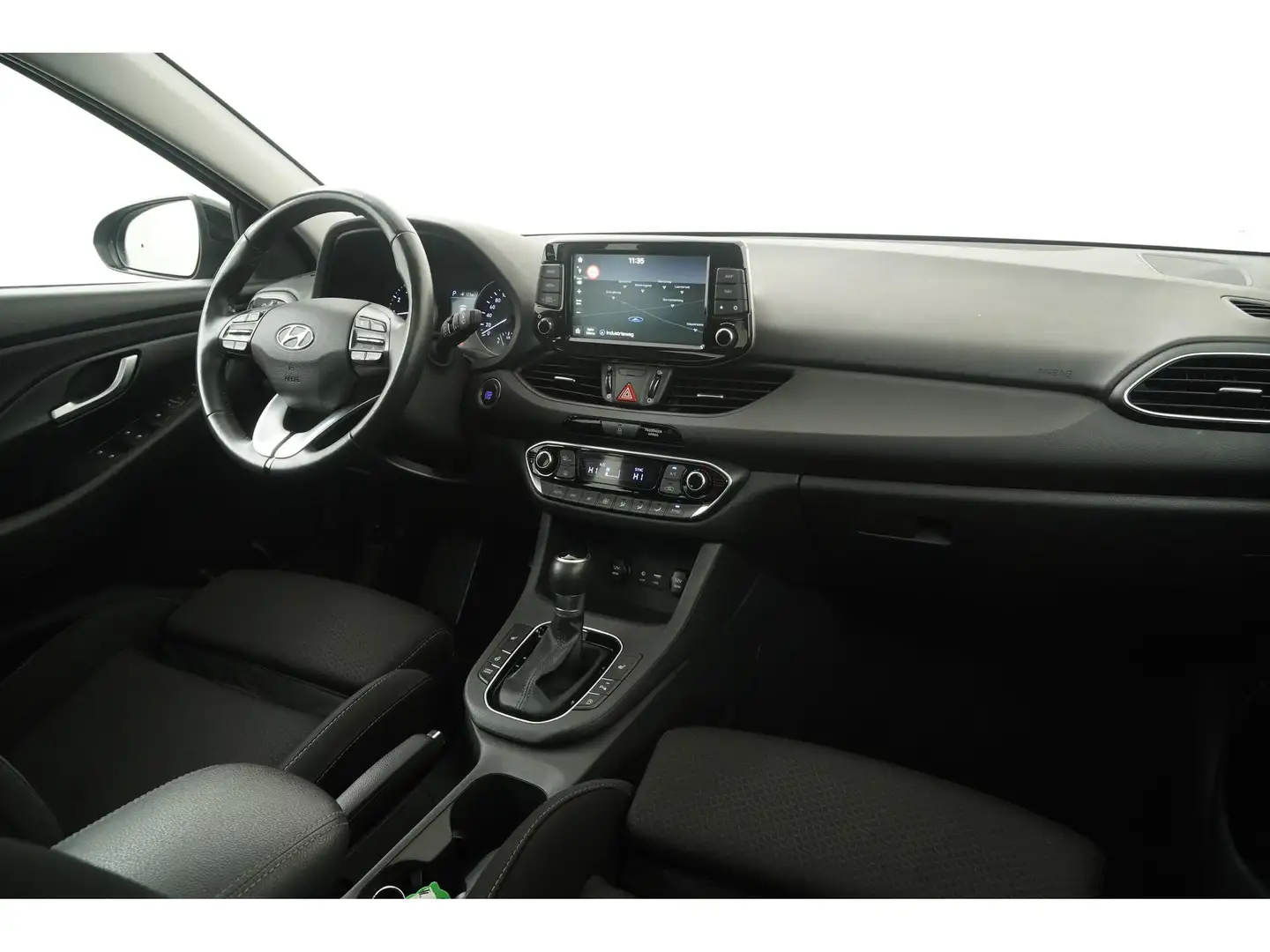 Hyundai i30 Wagon 1.4 T-GDI Yes! Automaat | Panoramadak | Navi Grijs - 2