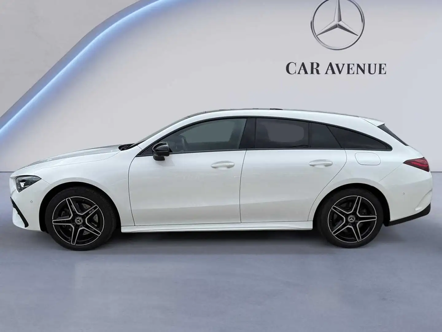 Mercedes-Benz CLA 250 e Shooting Brake AMG Line Blanc - 2