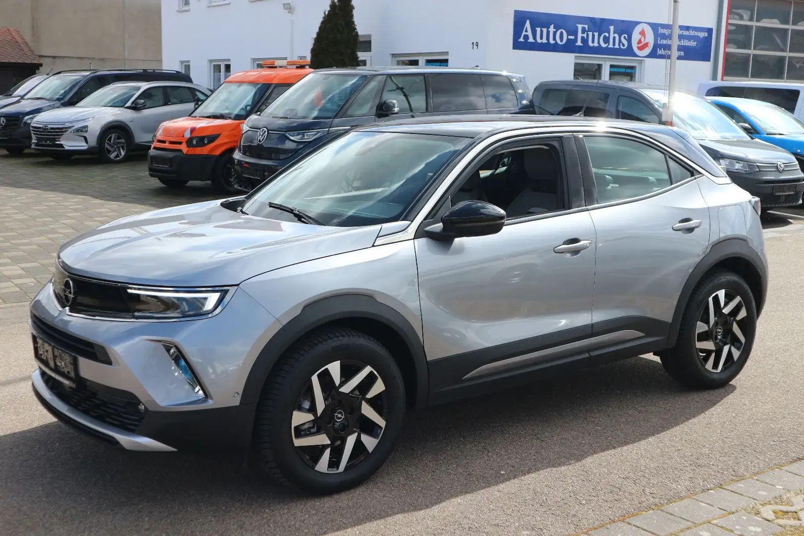 Opel Mokka-E 50kWh Akku Teilleder 11kW Kamera Plateado - 1