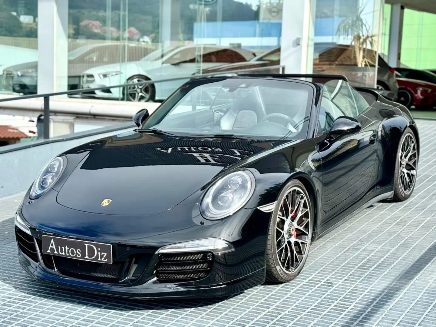 Porsche 991 Carrera 4 GTS Cabriolet PDK Negro - 2