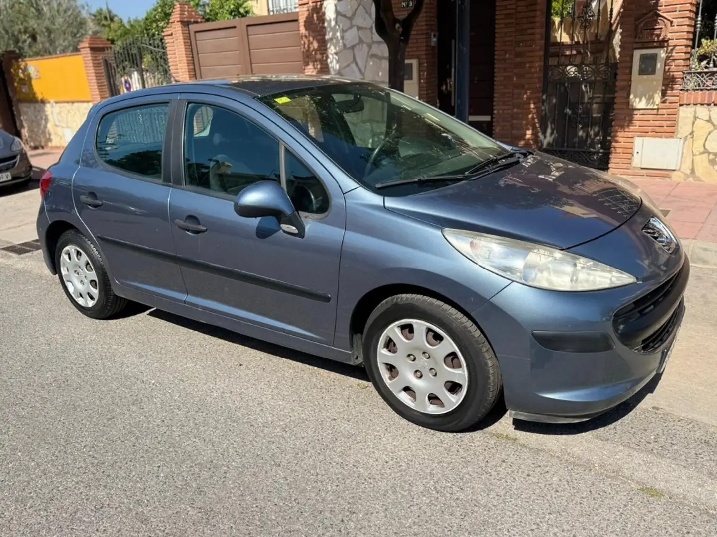 Peugeot 207 1.4HDI Urban Gris - 2