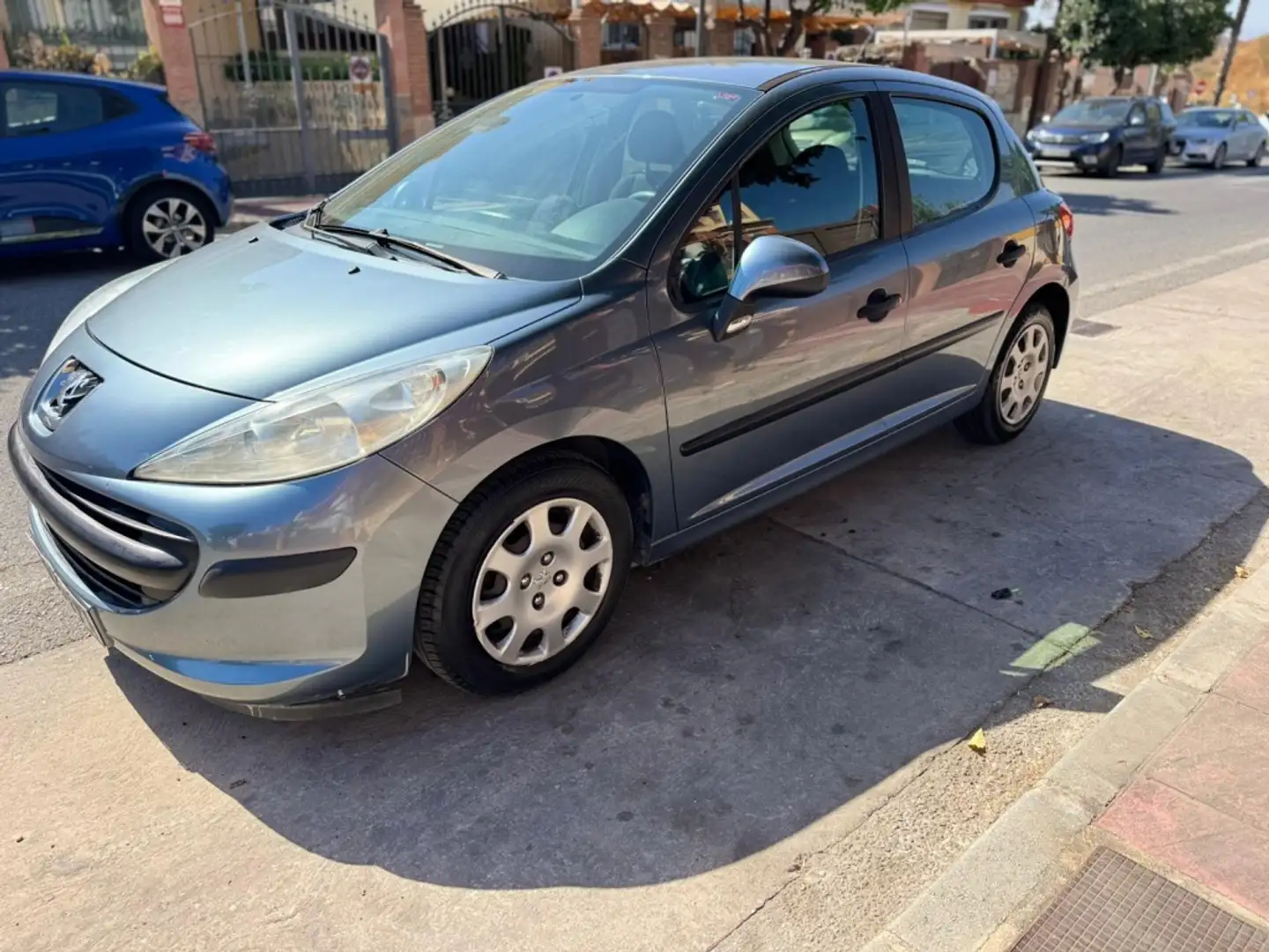 Peugeot 207 1.4HDI Urban Gris - 1