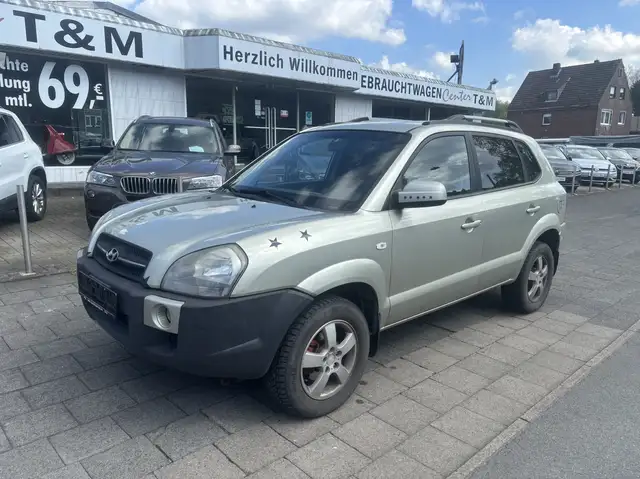 Hyundai TUCSON 2.0 GLS (2WD) Klima/AHK/4 x e.Fenster/TÜV 02.27