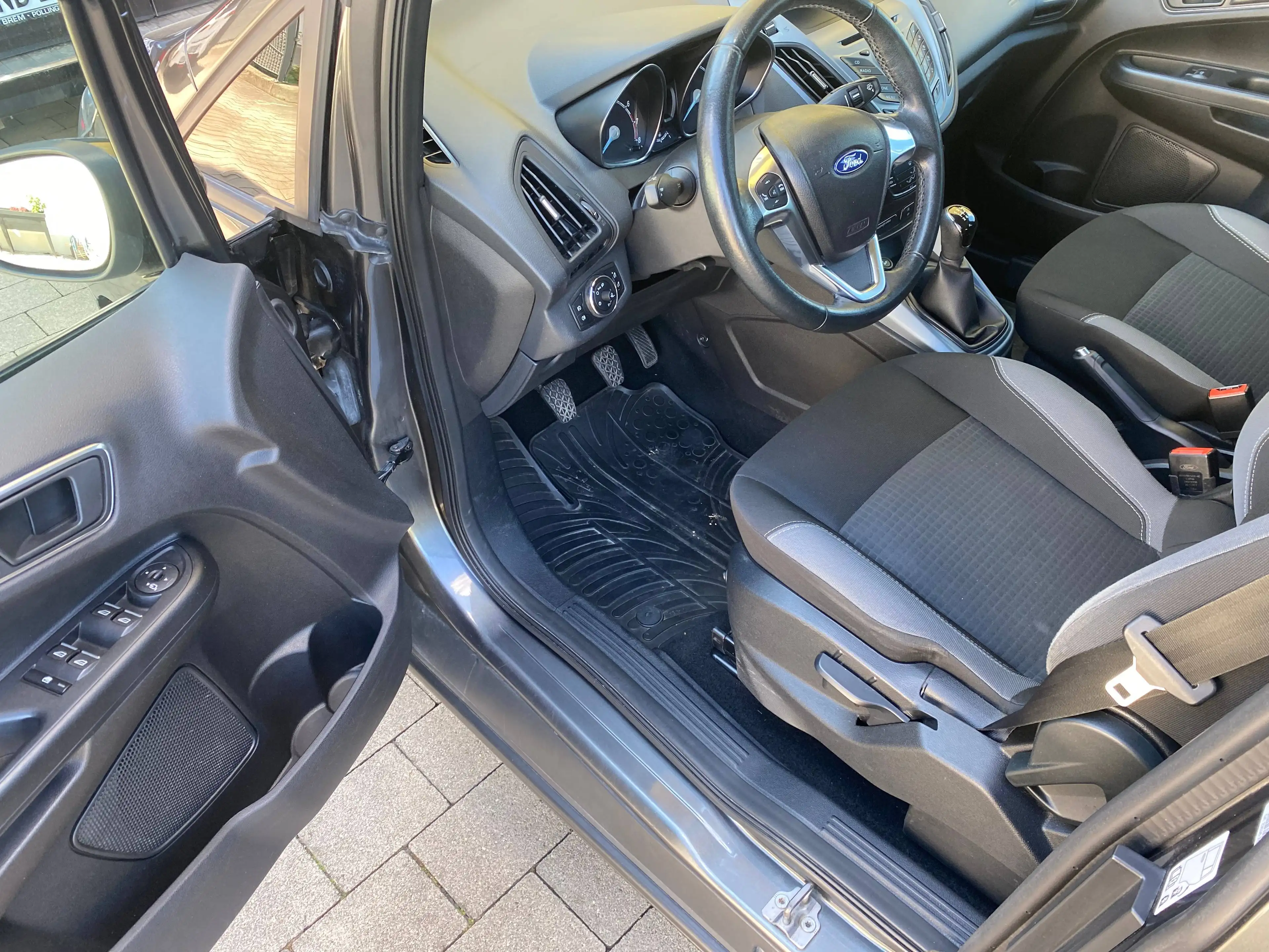 Ford B-Max Sync Edition — photo 5