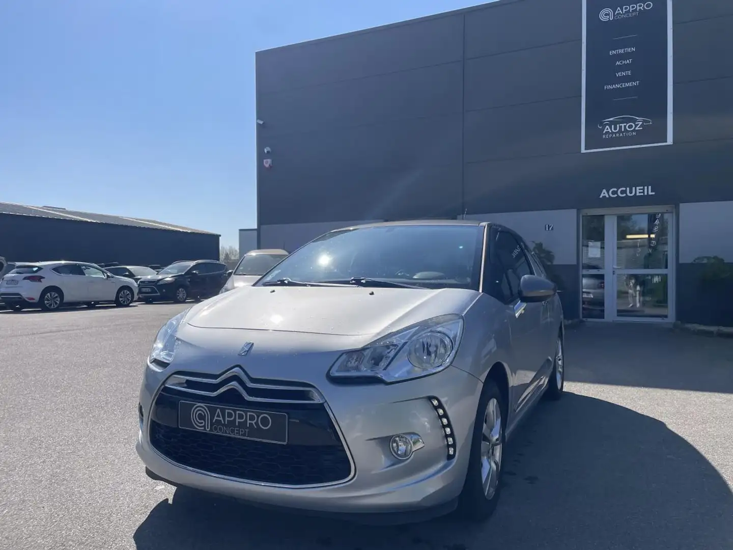 DS Automobiles DS 3 DS3 1.2i PureTech 12V - 82  Chic Gris - 1