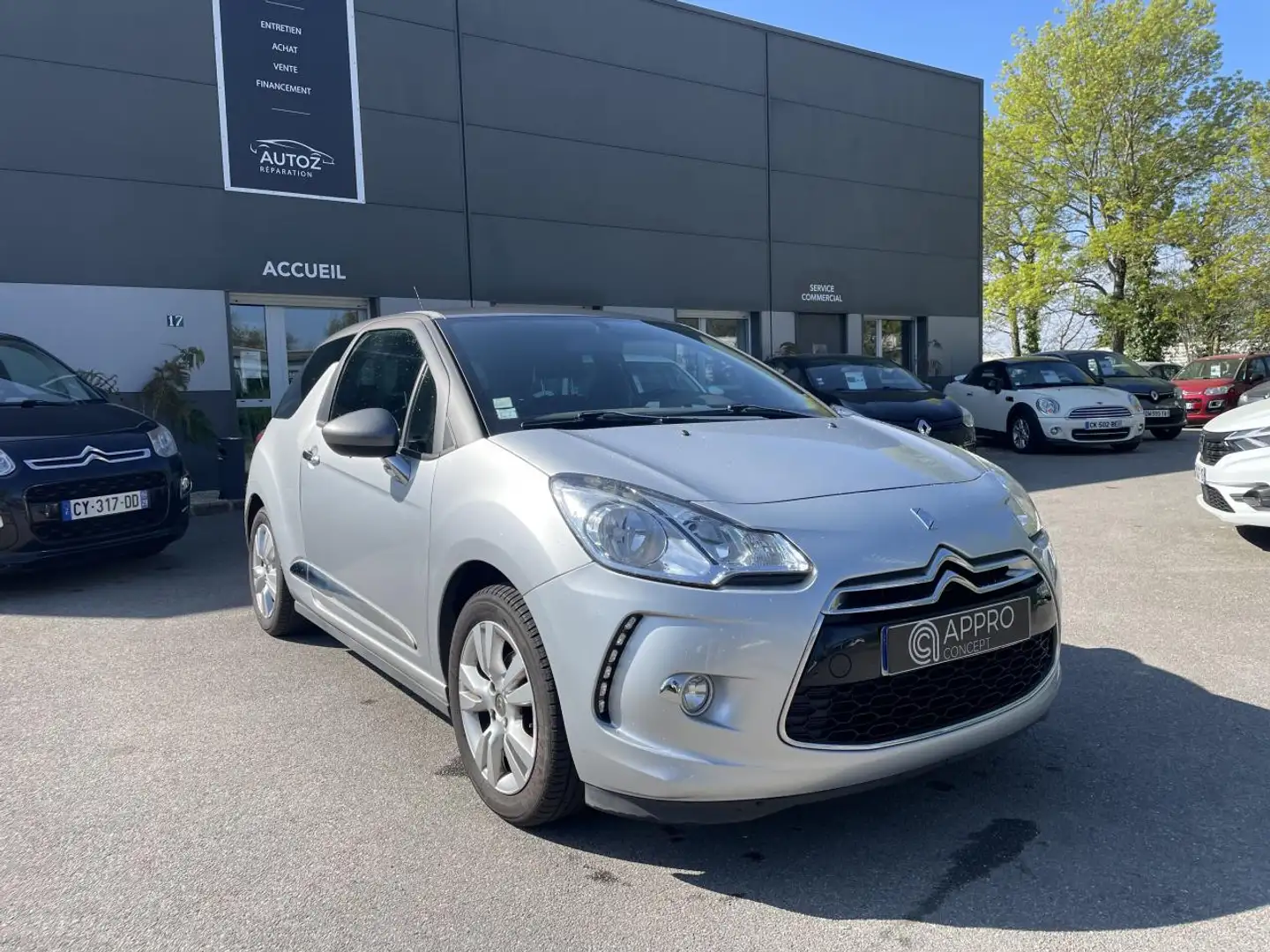 DS Automobiles DS 3 DS3 1.2i PureTech 12V - 82  Chic Gris - 2