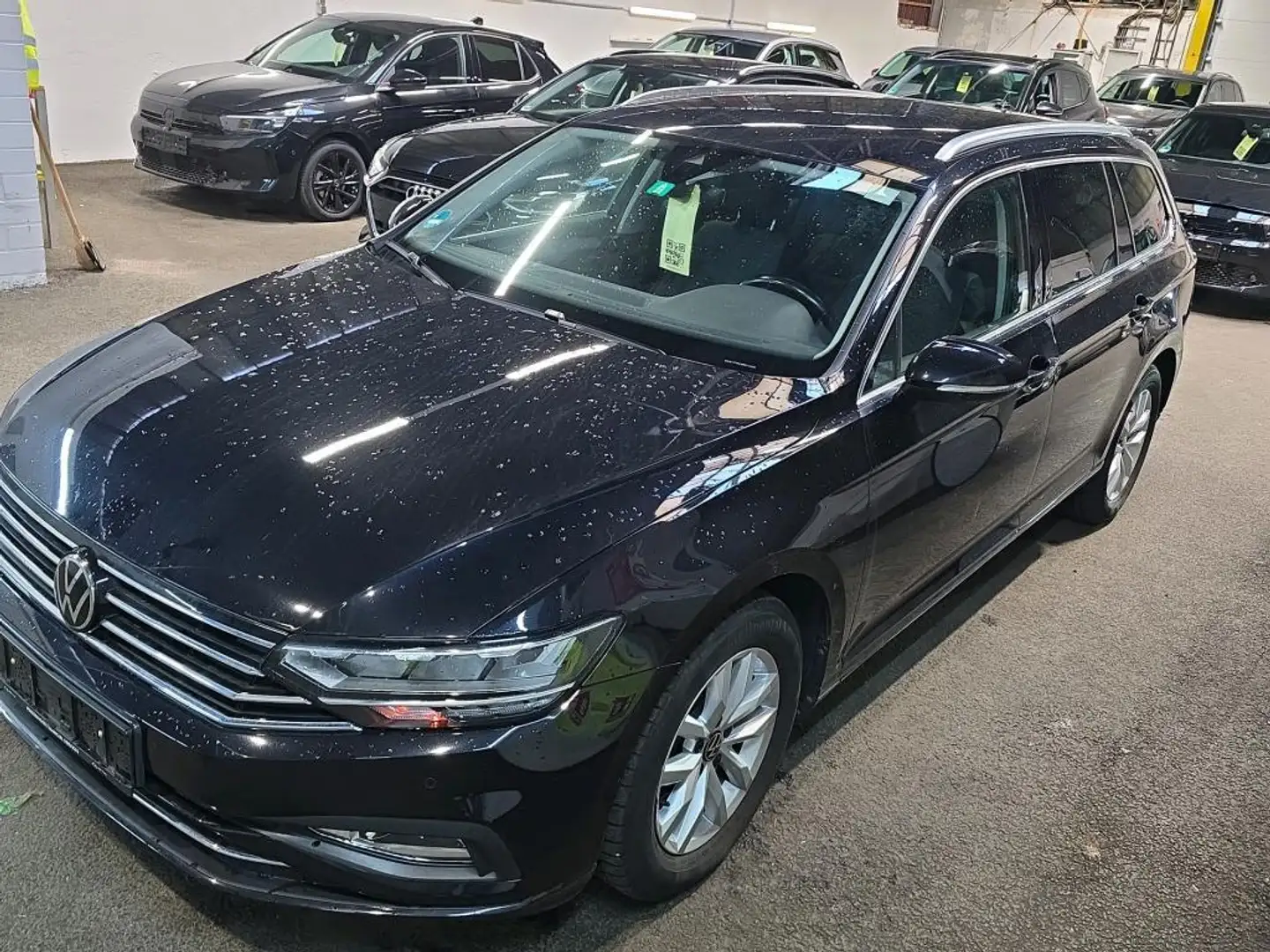 Volkswagen Passat Variant 2.0 TDI DSG AHK+NAVI+SHZ+CARPLAY Schwarz - 2
