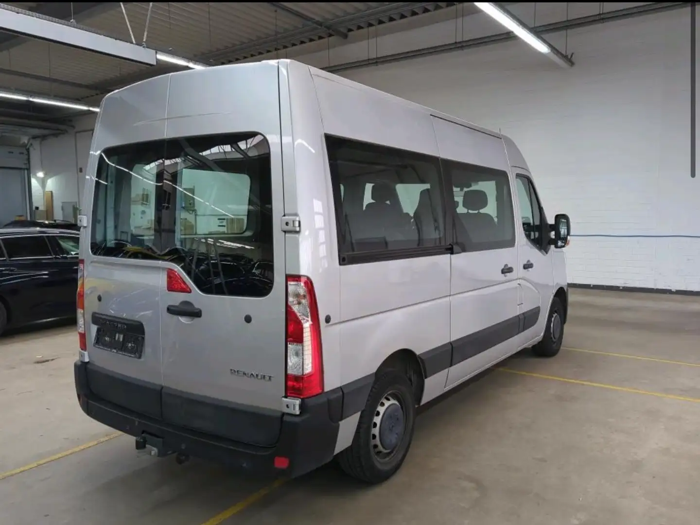 Renault Master III Kombi L2H2 3,3t KLIMA AHK 9-SITZE NAV Grau - 2