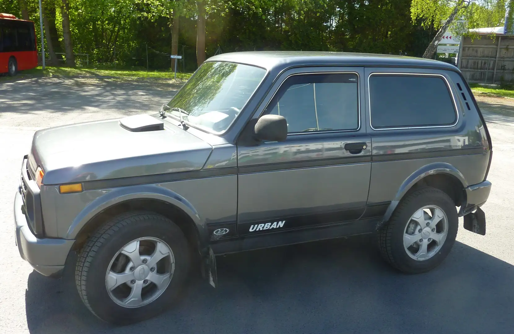 Lada Urban Urban 4x4 Plus Grau - 2