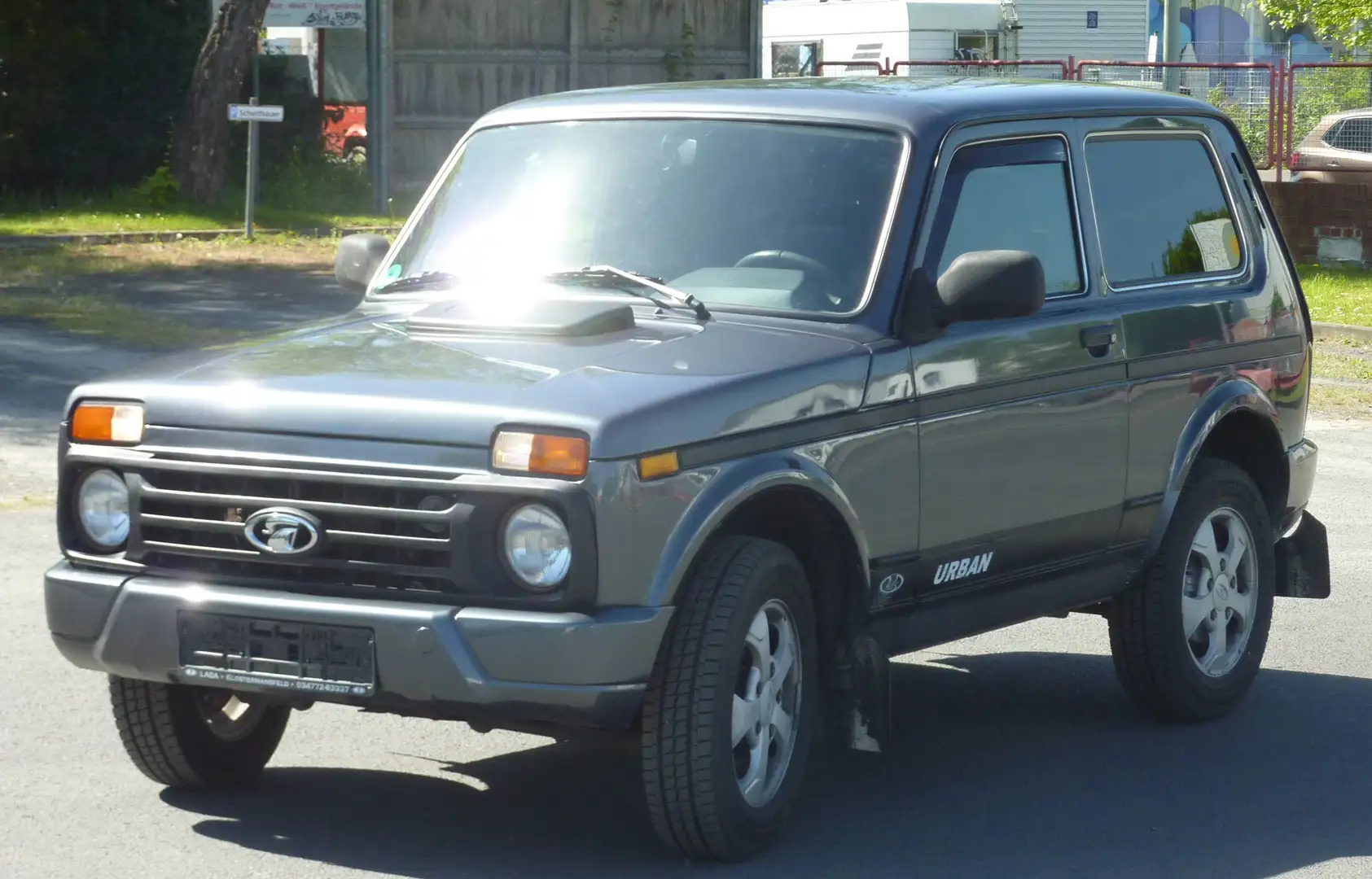 Lada Urban Urban 4x4 Plus Grau - 1