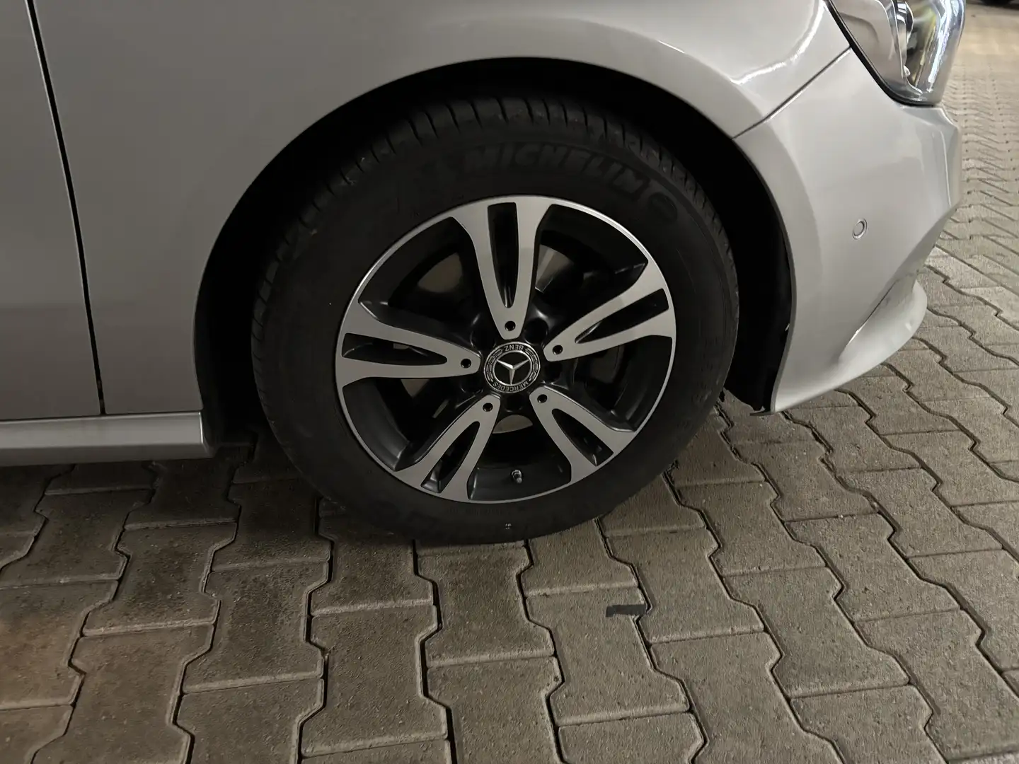 Mercedes-Benz A 180 Urban - 1