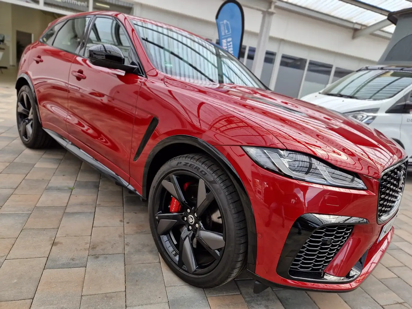 Jaguar F-Pace P550 SVR AWD Panorama * Vollleder * 22" * Carbon crvena - 1