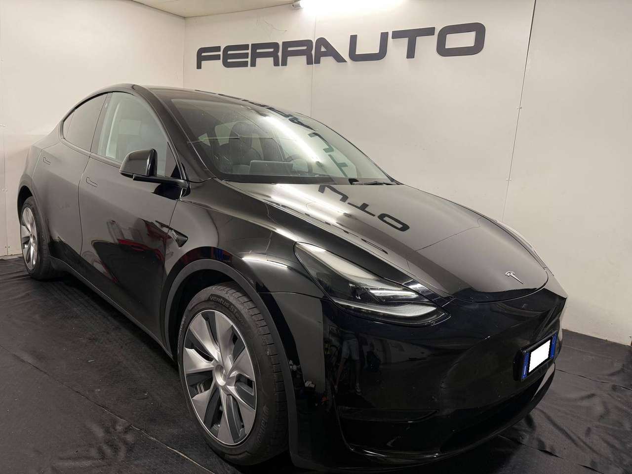 Tesla Model Y Model Y Long Range Dual Motor awd 19°