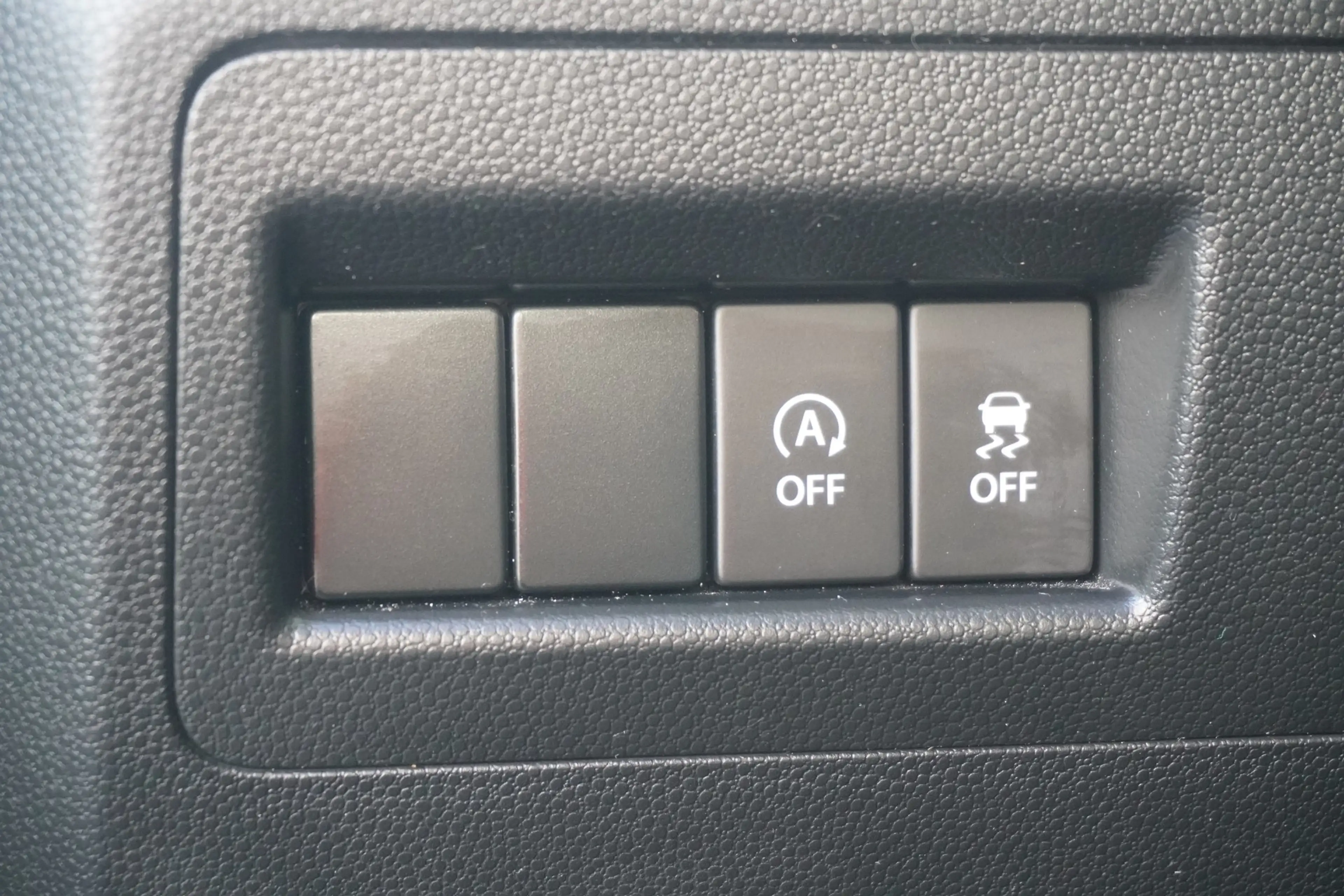 Suzuki Ignis 1.2 M-Hybrid LED Navi Kamera Tempomat DAB — photo 9