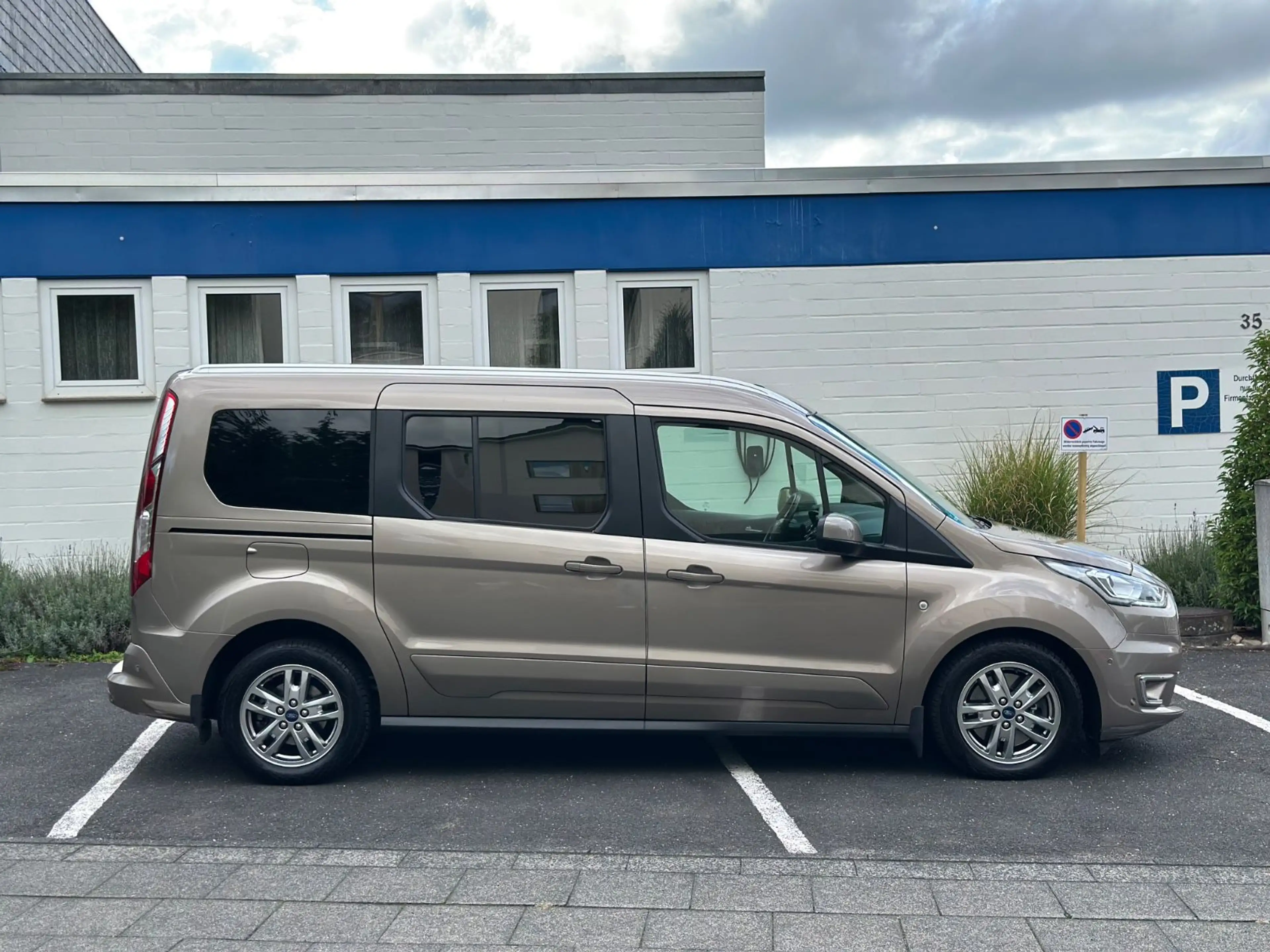 Ford Grand Tourneo Connect Titanium,Auto,52000KM,LED — photo 4