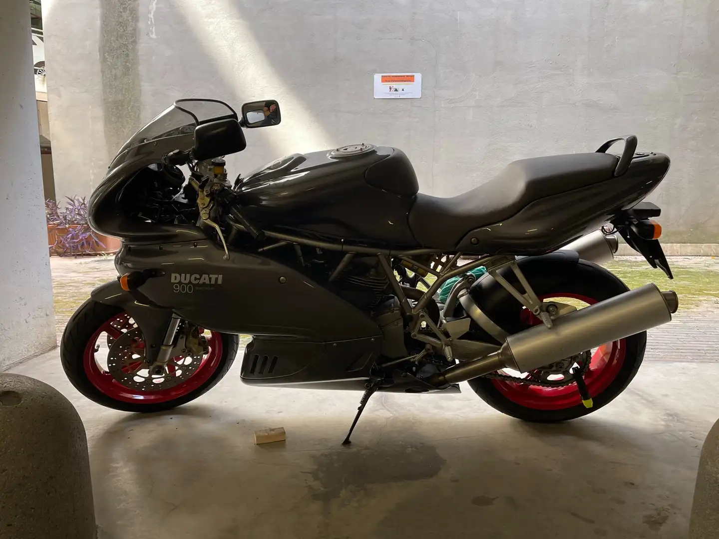 Ducati SuperSport 900 Šedá - 2