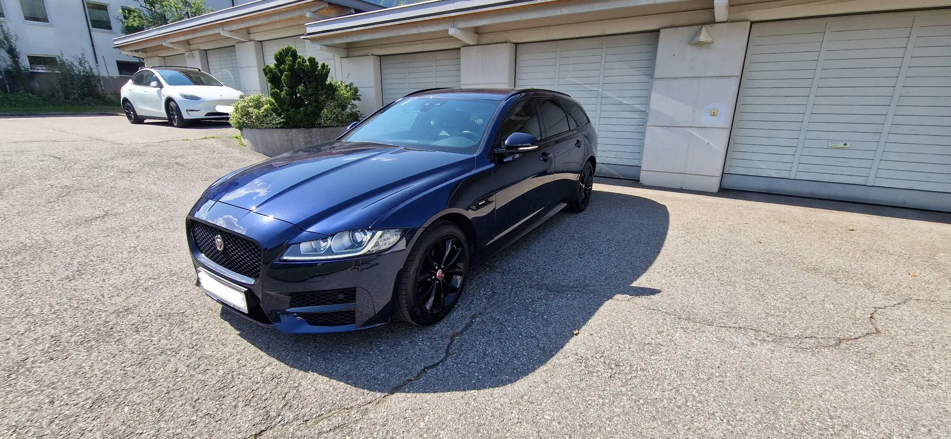 Jaguar XF Sportbrake 20d R-Sport Aut. - 2