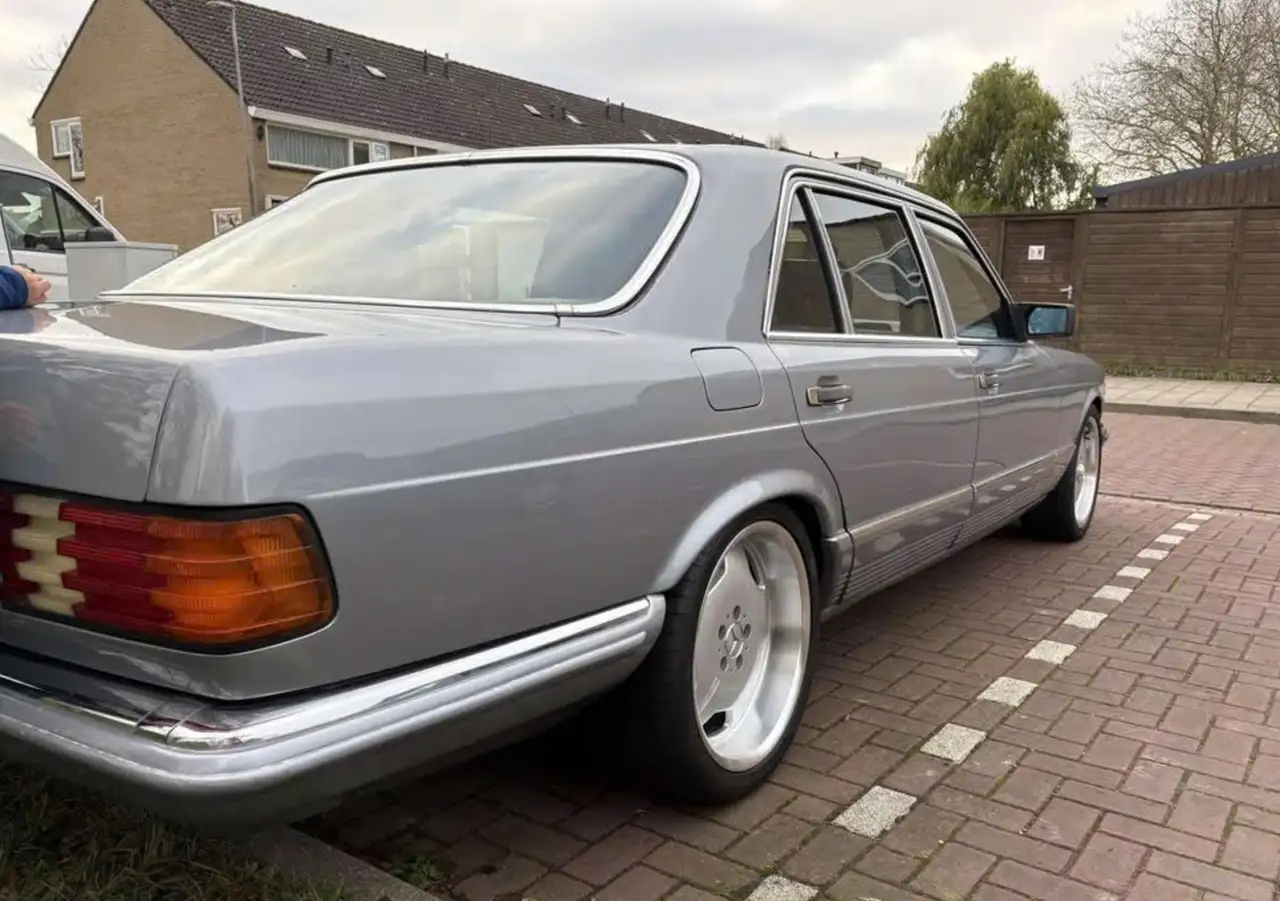 Mercedes-Benz 380 SEL, foto 2