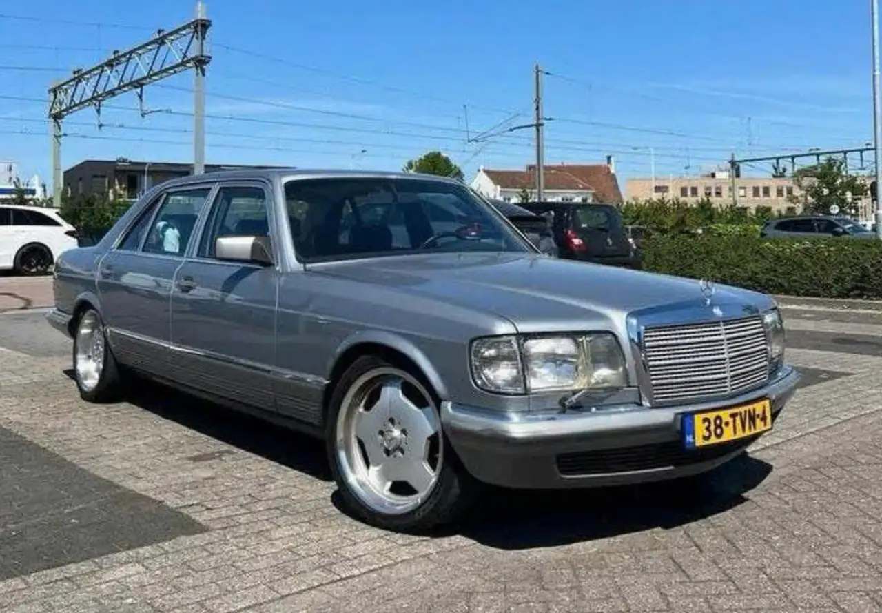 Mercedes-Benz 380 SEL, foto 1