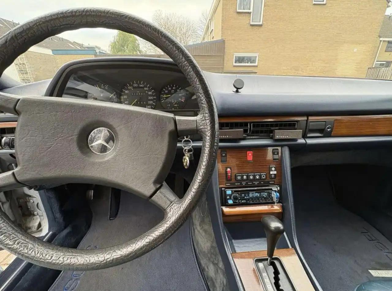 Mercedes-Benz 380 SEL, foto 10