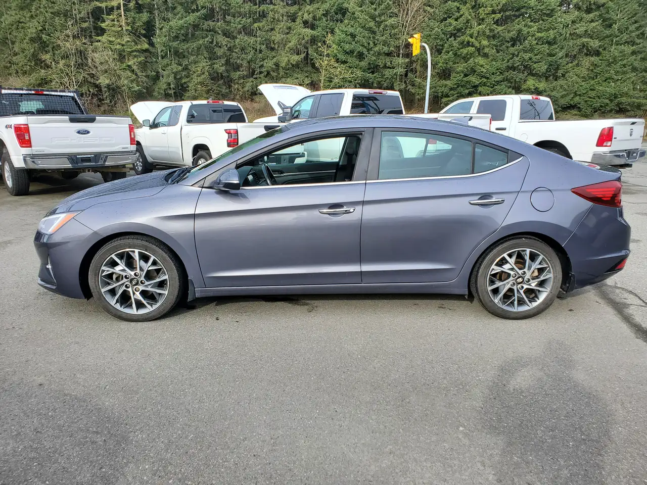 Hyundai ELANTRA снимка Hyundai ELANTRA