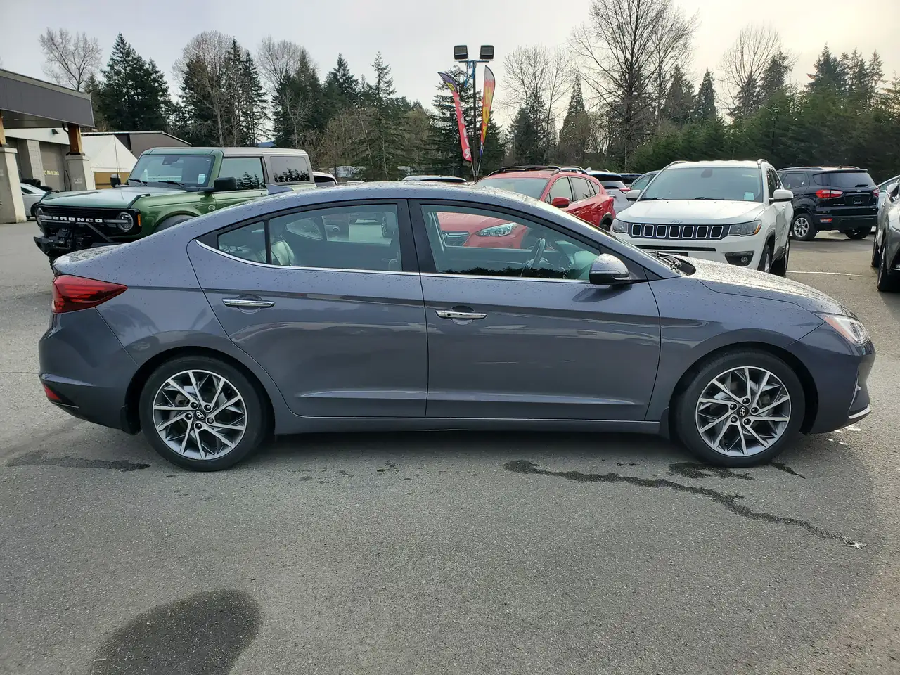 Hyundai ELANTRA снимка Hyundai ELANTRA