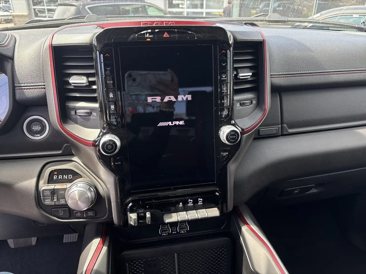 RAM 1500 снимка RAM 1500